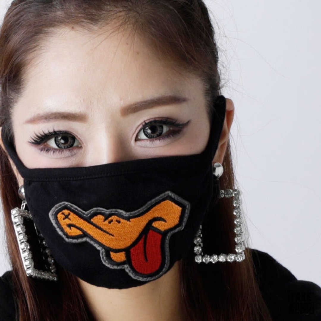 FAKE TANG fashion mask with pouch for exclusive use of mask Made of cotton Adjustable string design emblem - 其他 - 棉 黑色