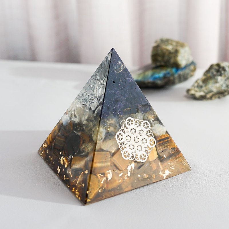 【蓝砂石、黄晶、虎眼石】奥根水晶能量金字塔Orgonite 8x8cm - 摆饰 - 其他材质 