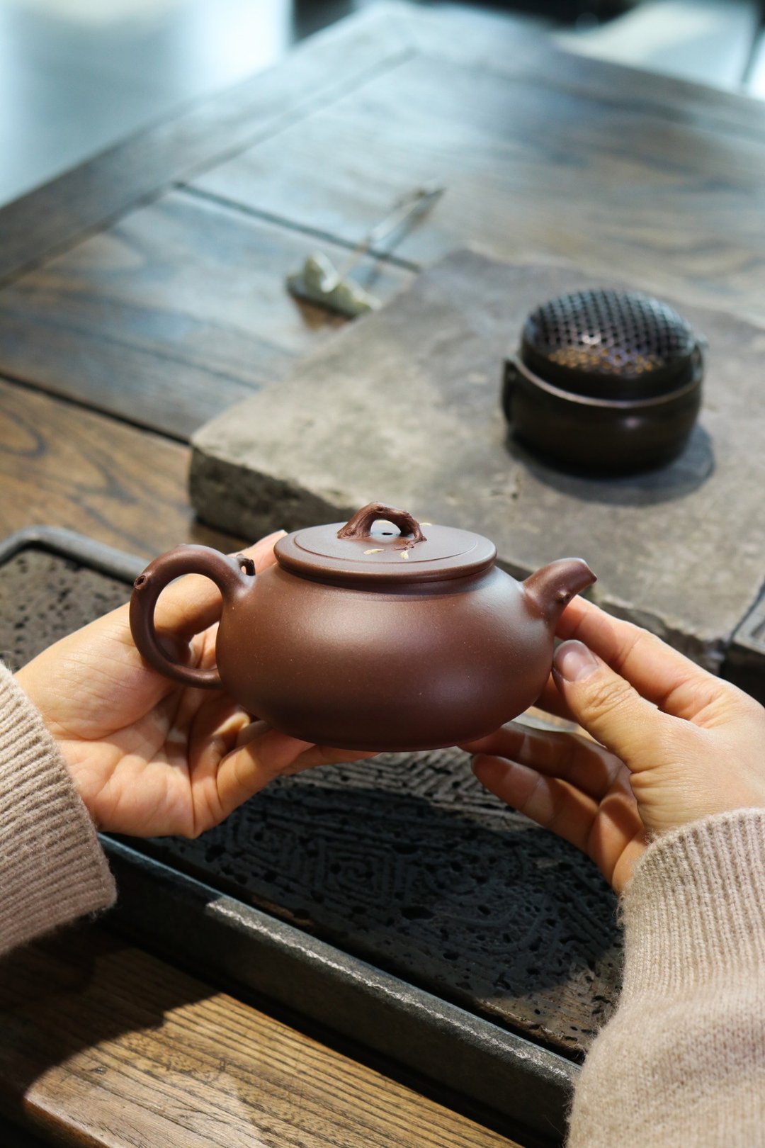 玉兰 国工作品  底槽清 300ml 手工内推孔 潘云燕  潘云燕 - 茶具/茶杯 - 陶 灰色