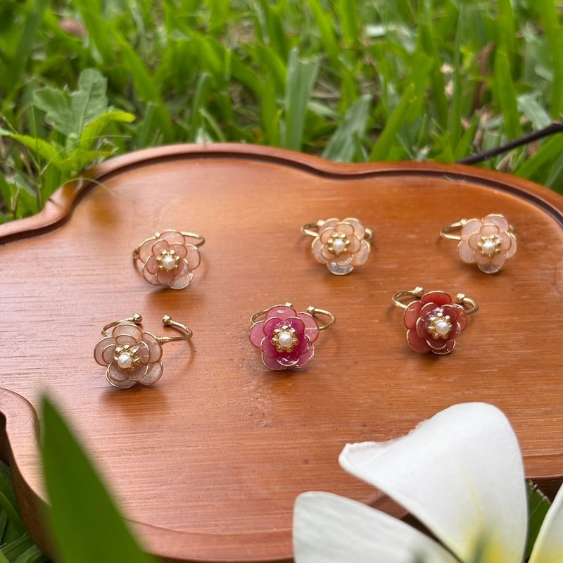 梅雨 - 戒指 / 水晶花饰品 / 手作饰 - 戒指 - 树脂 透明