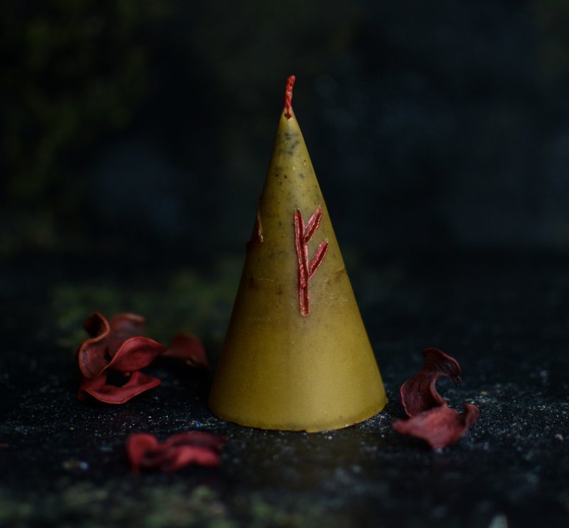 Unic money candle, magic candle , 招财蜡烛、金钱蜡烛 , beeswax candle, 如尼 - 蜡烛/烛台 - 蜡 金色