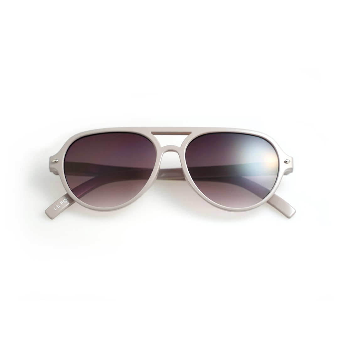 Flying glasses 爸爸一起戴墨镜 : 薰衣草奶茶 - 成人款 - 眼镜/眼镜框 - 其他材质 多色