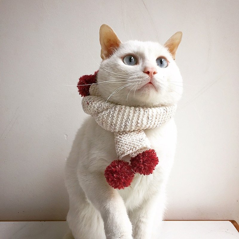 【Fasti岁时记】手织宠物毛线围巾-白色杂点+红毛球 - 衣/帽 - 聚酯纤维 白色