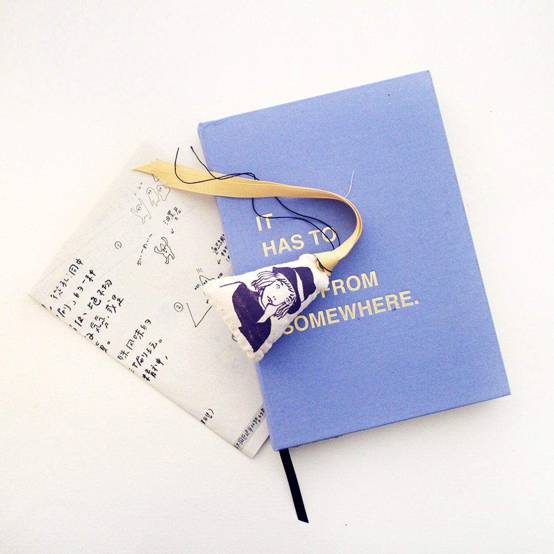 插画娟印挂件 自画像/illustration silk print  pendant “the author” | Sako Studio - 其他 - 棉 紫色
