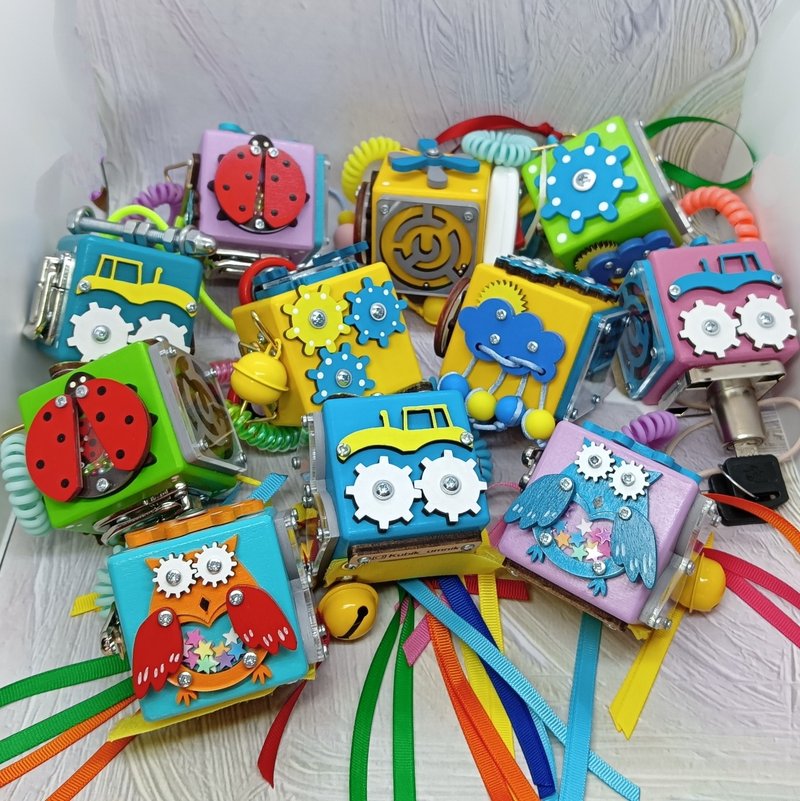 活动魔术方块、1岁旅行玩具、运动技能魔术方块、忙碌板、婴儿礼 - 玩具/玩偶 - 木头 多色