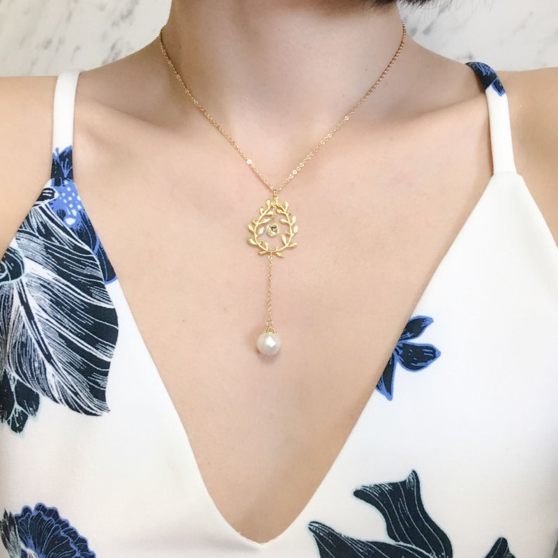 Gold Mistletoe Y-necklace waiting for your kiss under the tree SV136G - 项链 - 其他金属 金色