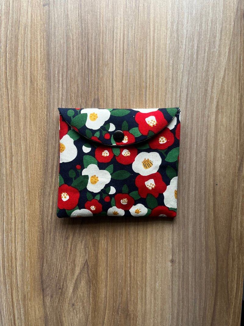 掀盖小物袋丨茶花 - 化妆包/杂物包 - 棉．麻 