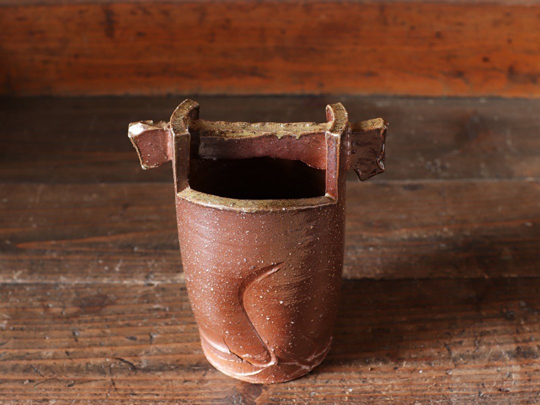 Bizen ware with flowers in a pail h3-048 - 花瓶/陶器 - 陶 咖啡色