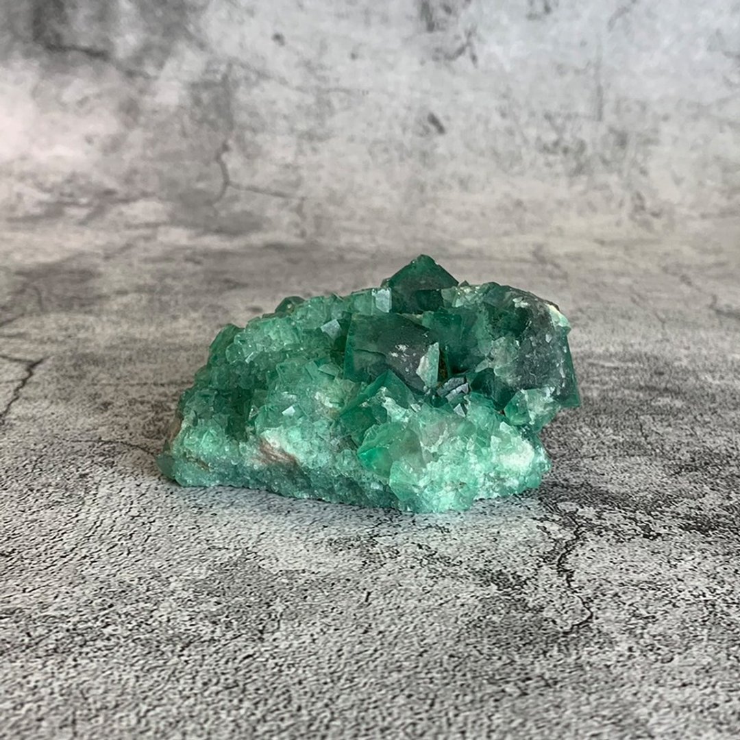 水晶簇- 绿萤石原矿   办公室疗愈微景观 设备摆饰 一物一图 - 摆饰 - 宝石 绿色