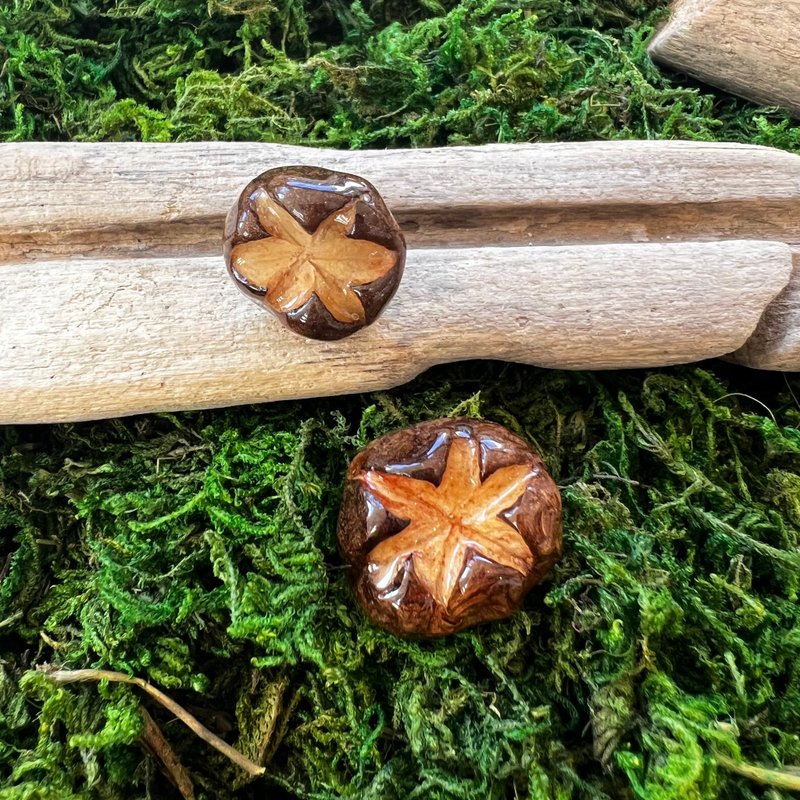 真正的香菇耳针 - 耳环/耳夹 - 其他材质 咖啡色