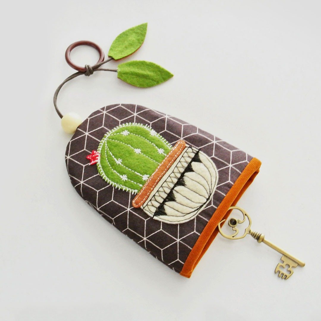 Key Case, Key Purse, Keychain Holder - Cactus Lovers - 吊饰 - 棉 咖啡色