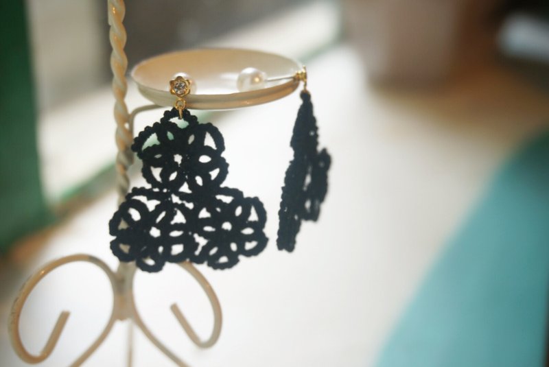  手工梭织蕾丝耳环  。针式/夹式 - 耳环/耳夹 - 棉．麻 黑色