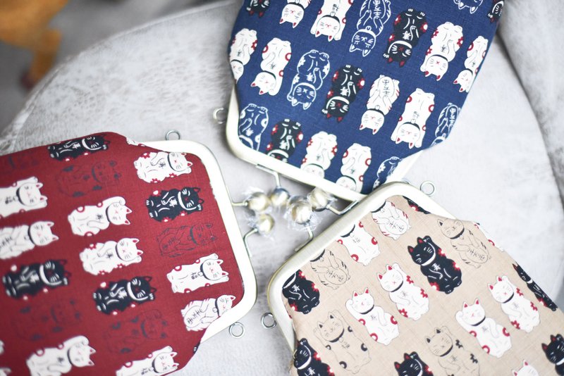 岁末惊喜招财猫系列斜跨包圣诞礼物新年礼物 - 侧背包/斜挎包 - 棉．麻 