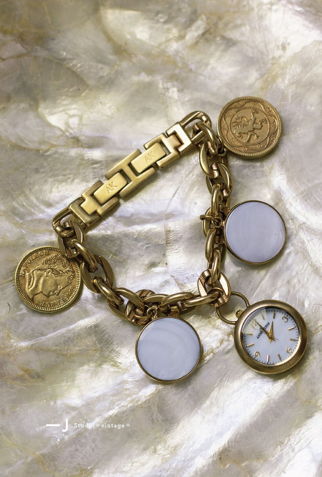 (售完) Anne Klein 金镶白玉 金币手链表 古董饰品 古董表 - 手链/手环 - 其他材质 金色