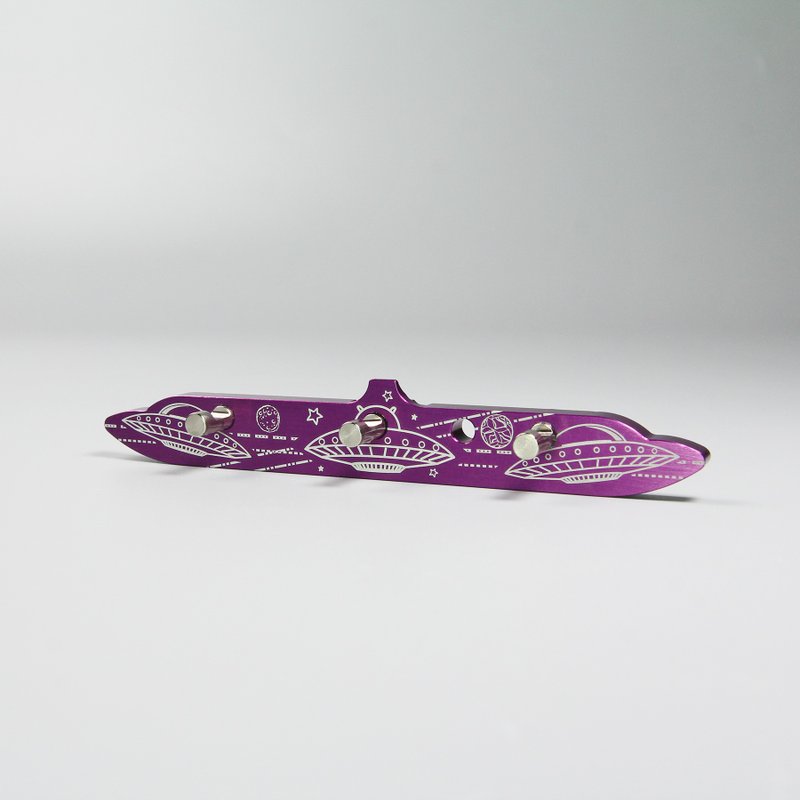 【航太边角料再造】|【OA磁吸壁挂】三孔壁挂_幽浮款-1入 - 冰箱贴/磁贴 - 铝合金 灰色