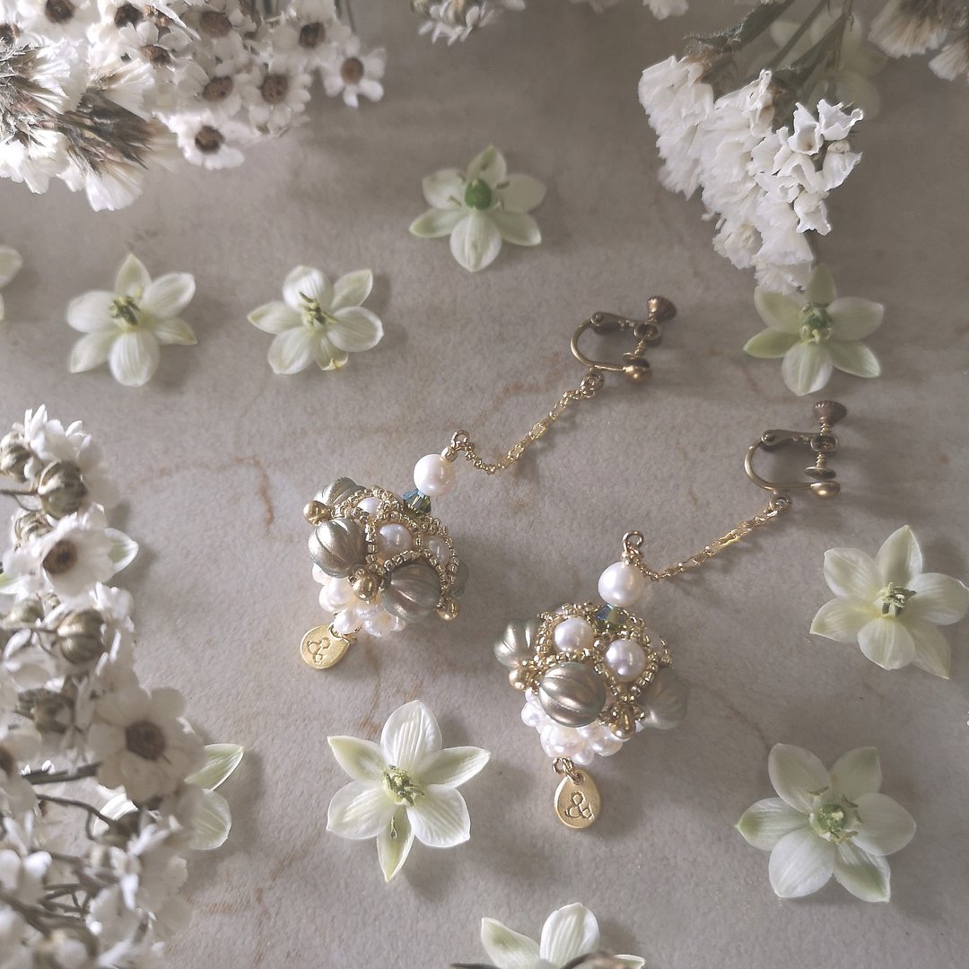 粉绿宫廷Green Palace Dangle Earring - 耳环/耳夹 - 珍珠 绿色
