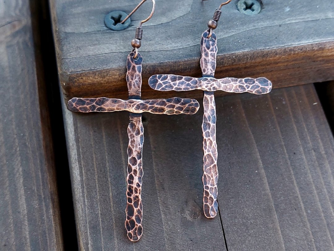 Copper cross earrings, Dangle drop crosses, Forged cross earrings, Cross jewelry - 耳环/耳夹 - 铜/黄铜 咖啡色