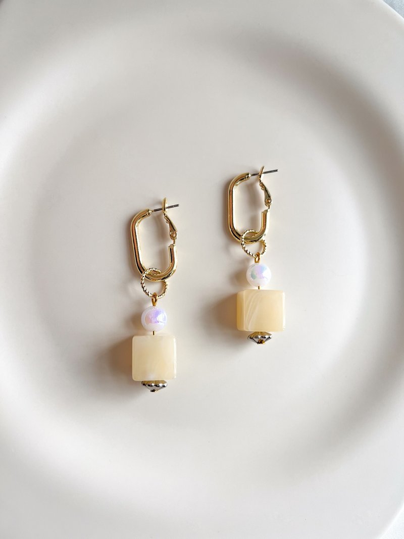 梦幻珍珠系米色耳环- Pearl's Love - 耳环/耳夹 - 其他材质 咖啡色