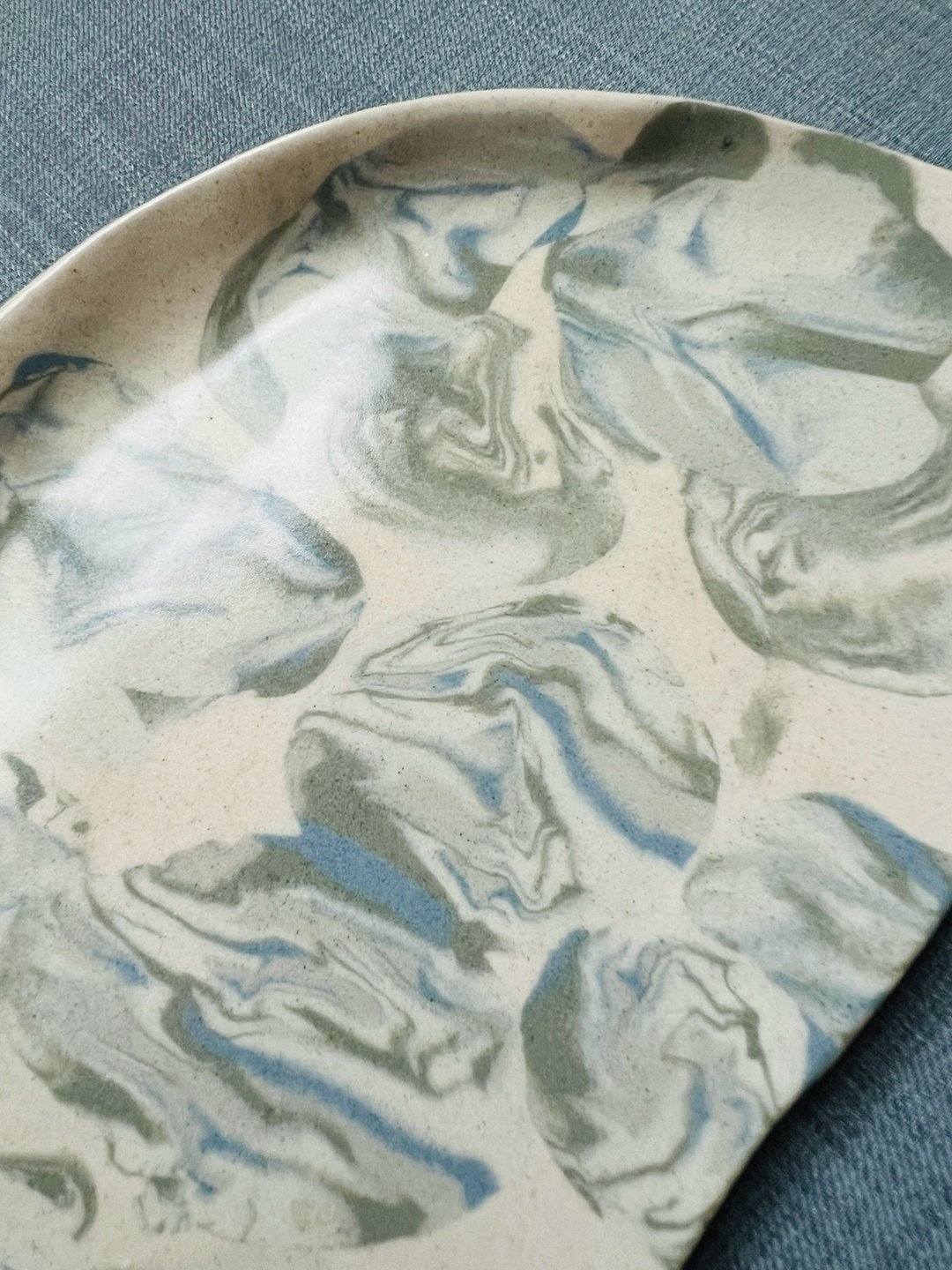 残缺美 只有半片云 绞胎陶盘23.1 x 15 x 1.8 cm - 盘子/餐盘/盘架 - 陶 