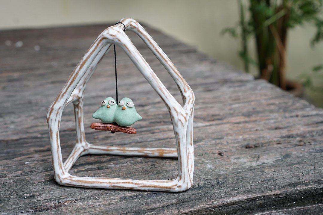 Ceramic house decorated with a little bird  - 玩偶/公仔 - 陶 白色
