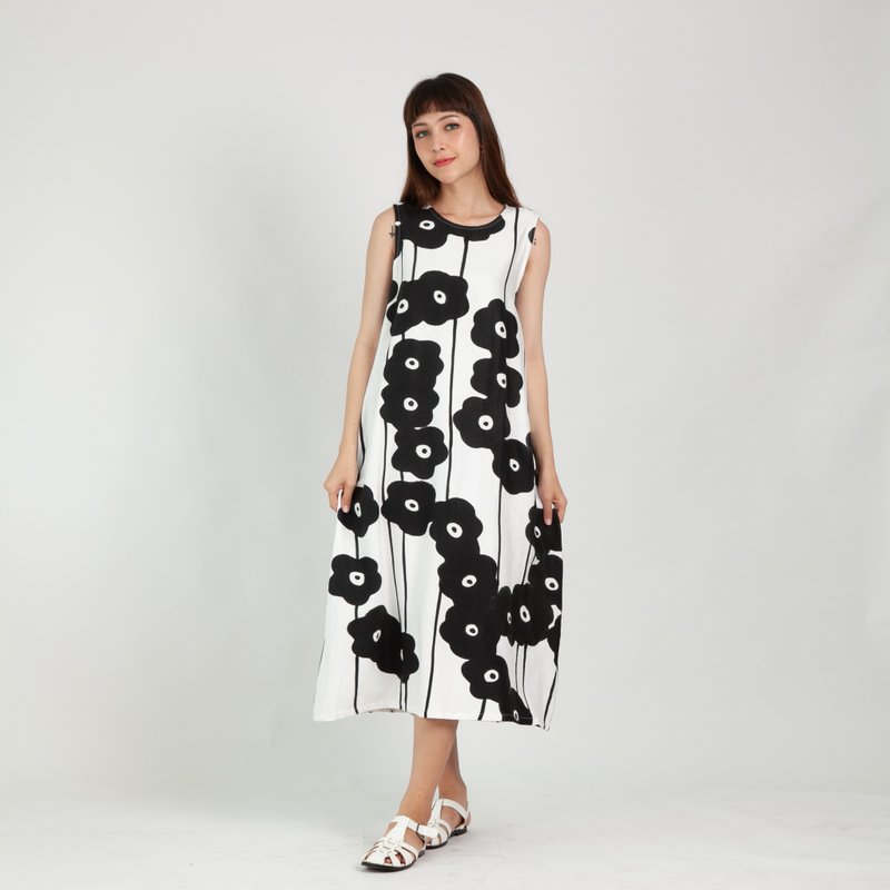 Long Dress Cotton Rayon Hand Paint For Summer Beach - 洋装/连衣裙 - 棉．麻 白色