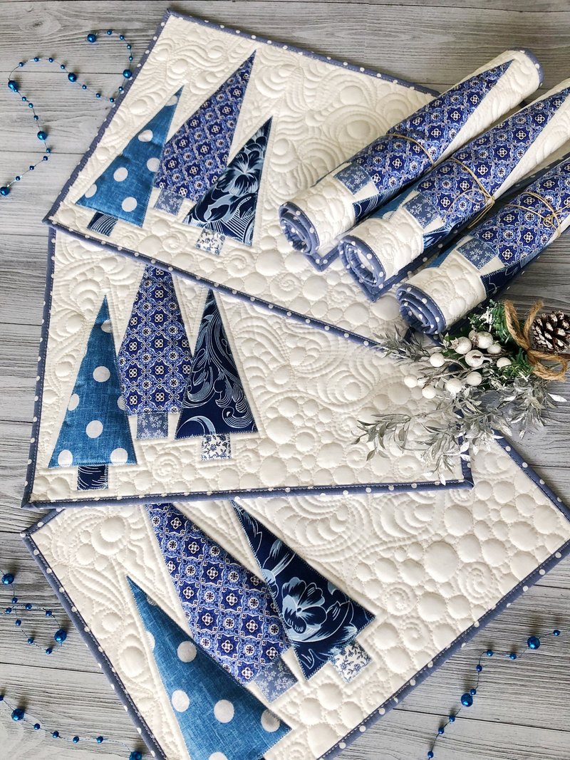 Quilted Christmas placemats, Set of 6, Christmas blue trees, Xmas table toppers - 餐垫/桌巾 - 棉．麻 蓝色