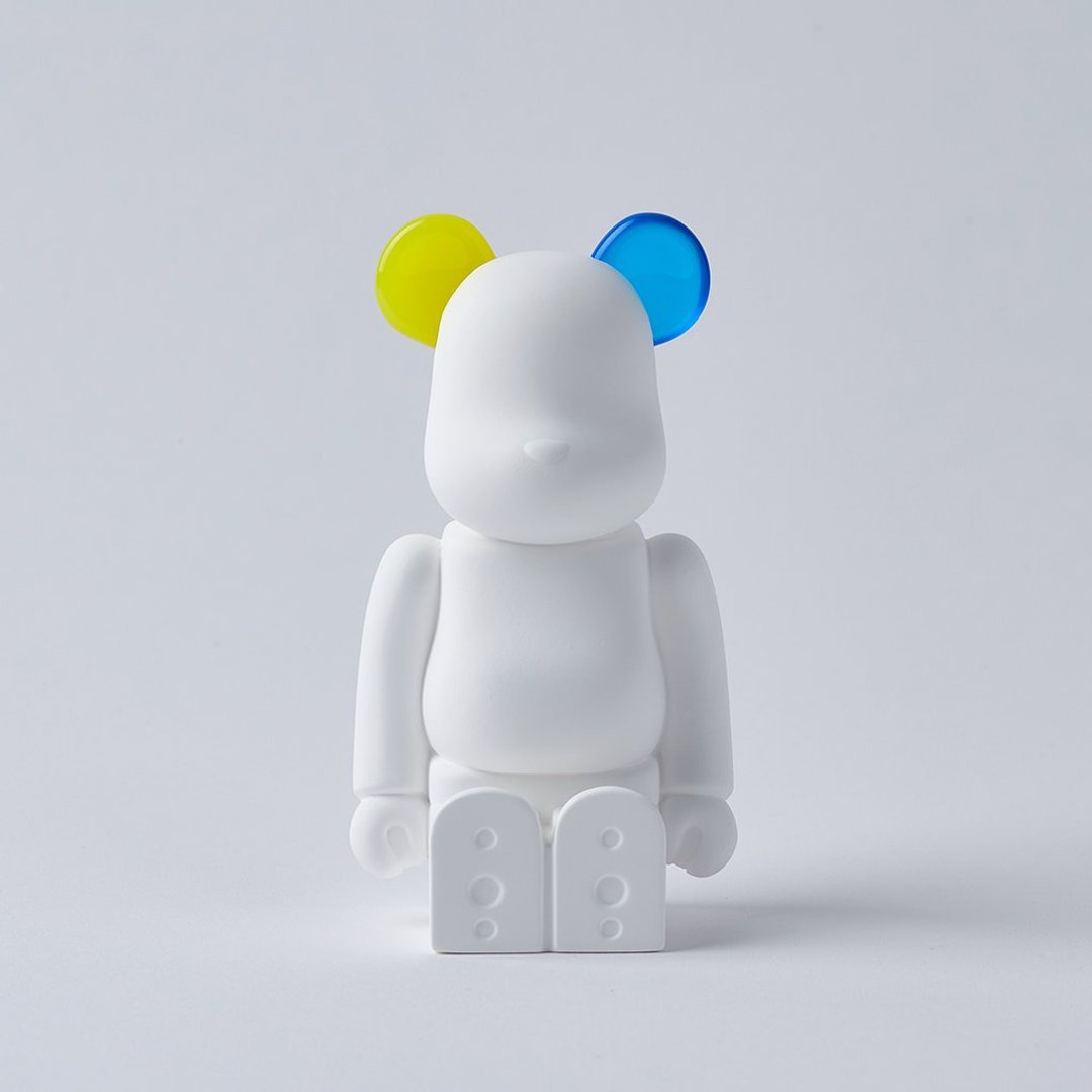 【香氛仪式】日本 BE@RBRICK 库博力克香氛熊彩色耳朵双色版 黄蓝色 - 香薰/精油/线香 - 其他材质 白色