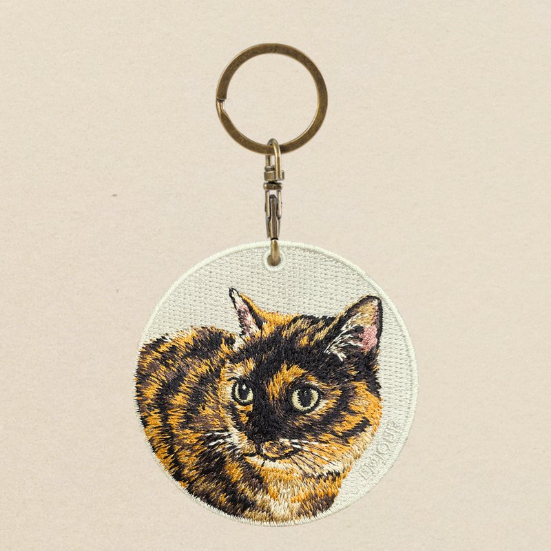 EMJOR 双面刺绣吊饰 - 玳瑁猫 | 仿真刺绣 - 吊饰 - 绣线 卡其色