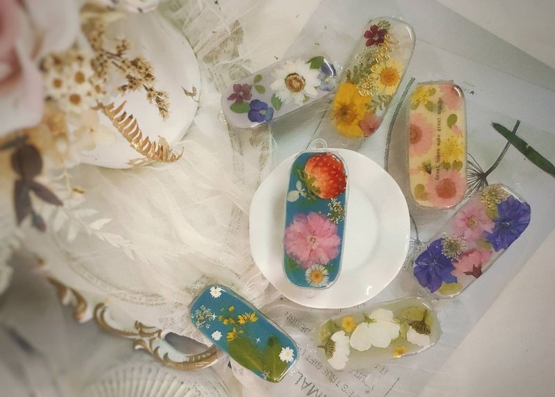 【Lingling's Studio荞翎工作室】押花手机壳背夹背袋 - 干燥花/捧花 - 植物．花 