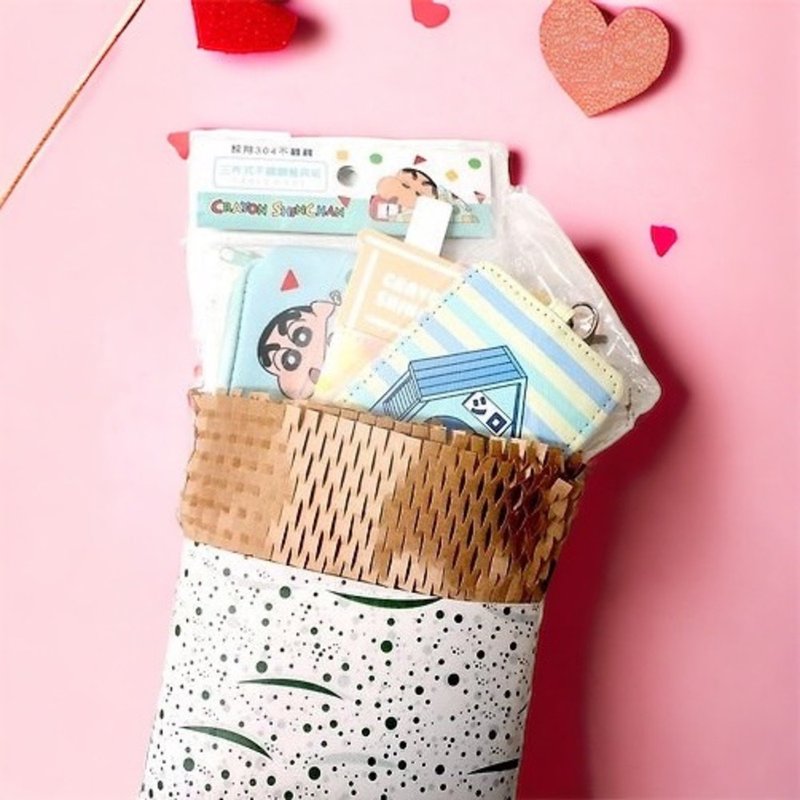 蜡笔小新轻旅行小礼包 卡夹 餐具组 饮料袋 情人节礼盒 - 餐刀/叉/匙组合 - 其他材质 