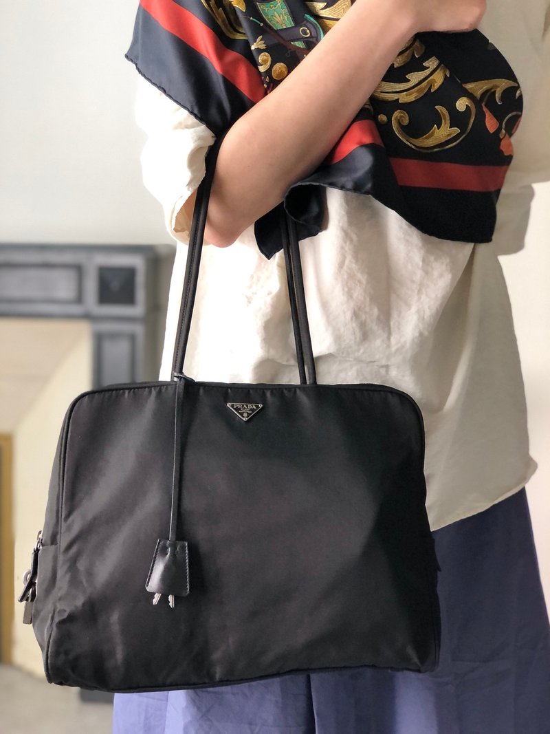 【日本直送 名牌古着包】PRADA 普拉达 托特包 黑色 锁头 尼龙 vintage 古着 ggz5as - 手提包/手提袋 - 尼龙 黑色