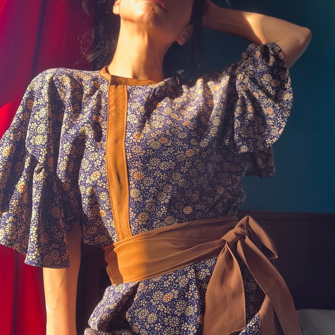 和服改造 秋季荷叶边罩衫 - 女装衬衫 - 棉．麻 咖啡色