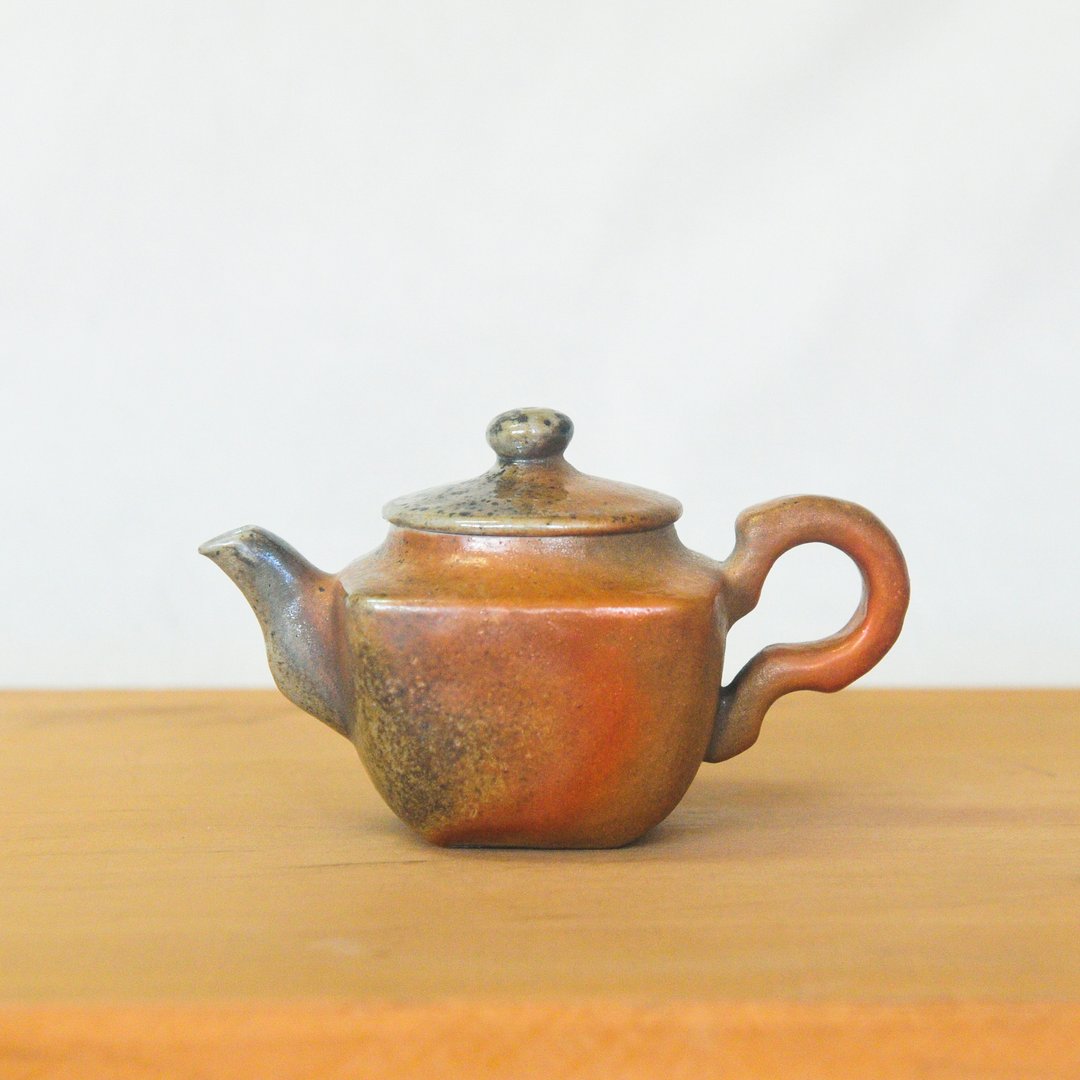 柴烧陶手作  澄黄色泽方型手捏茶壶 - 茶具/茶杯 - 陶 橘色