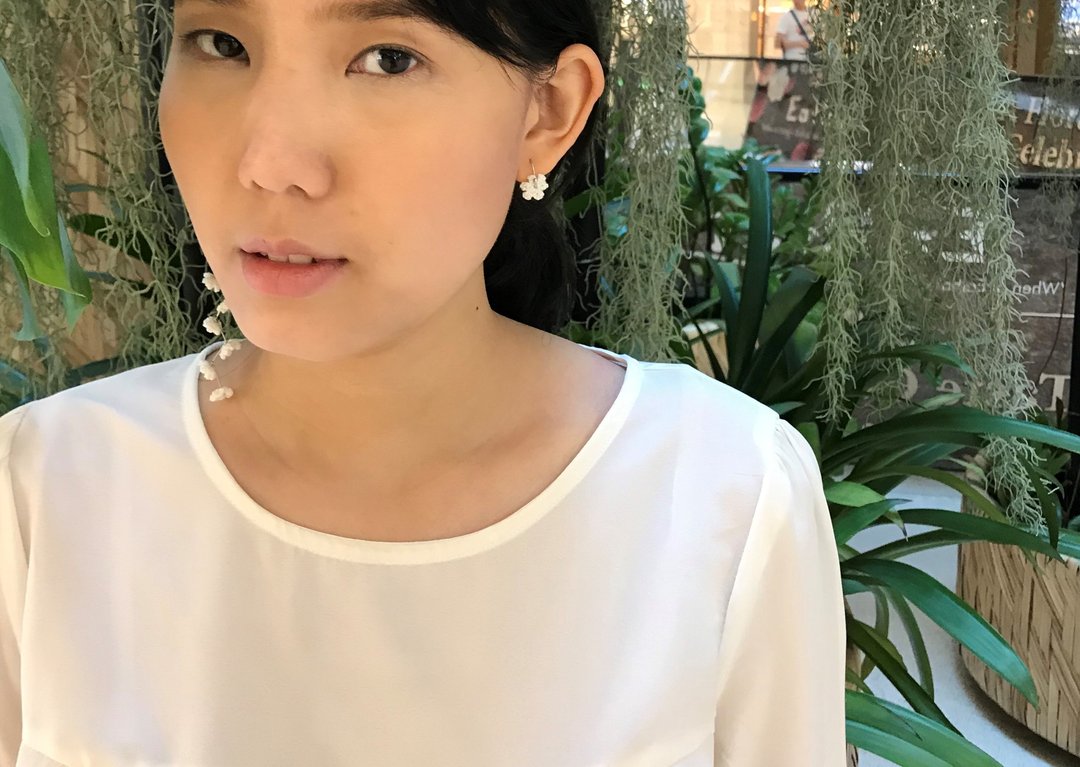 SET B Asymmetric Minimal Gypsophila crochet earring - 耳环/耳夹 - 贵金属 白色