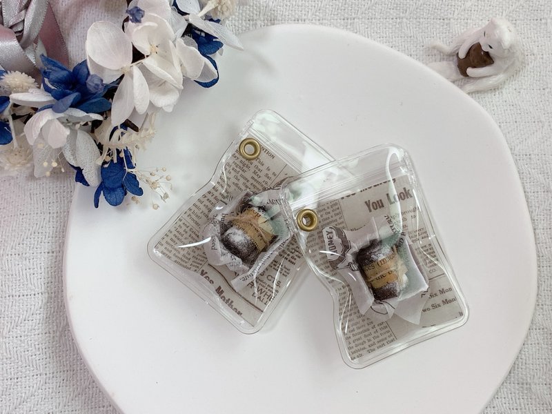 甜点系列－毛巾卷蛋糕原味/巧克力吊饰 - 吊饰 - 粘土 