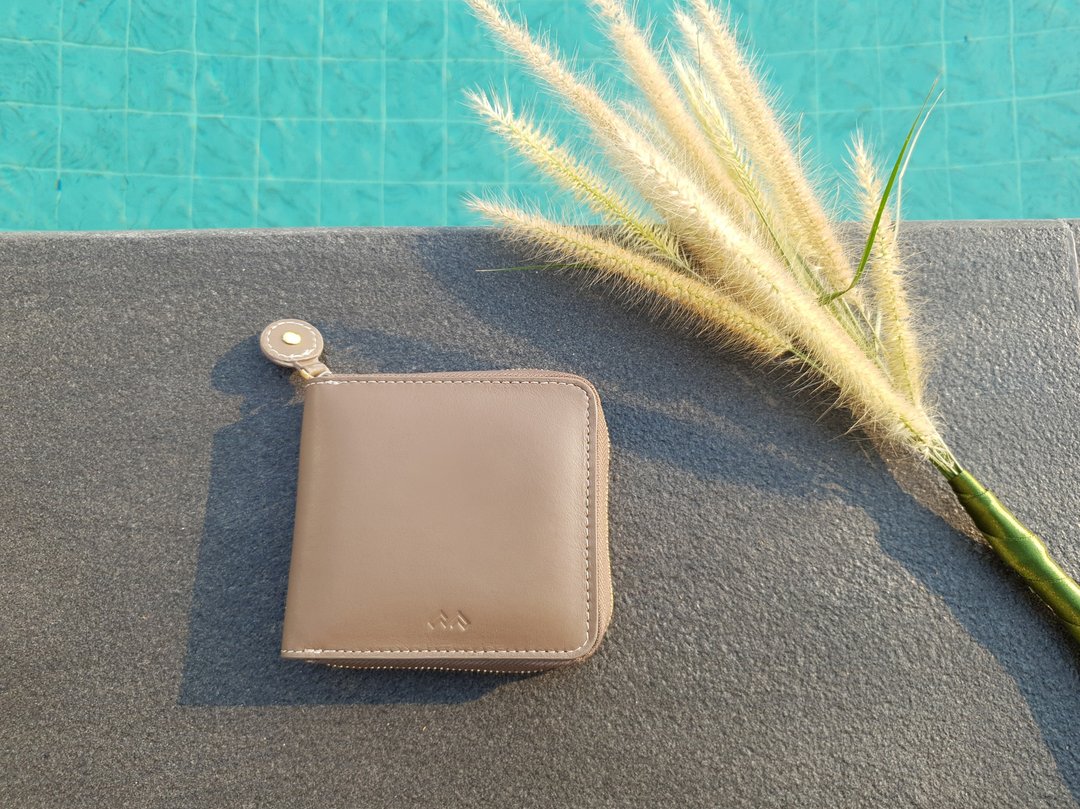 Tiny - Short wallet , Wallet leather , Wallet , Taupe color - 皮夹/钱包 - 真皮 灰色