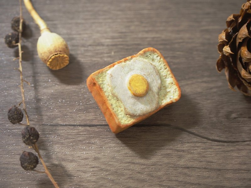 手工木雕胸针 徽章  吐司 - 徽章/别针 - 木头 