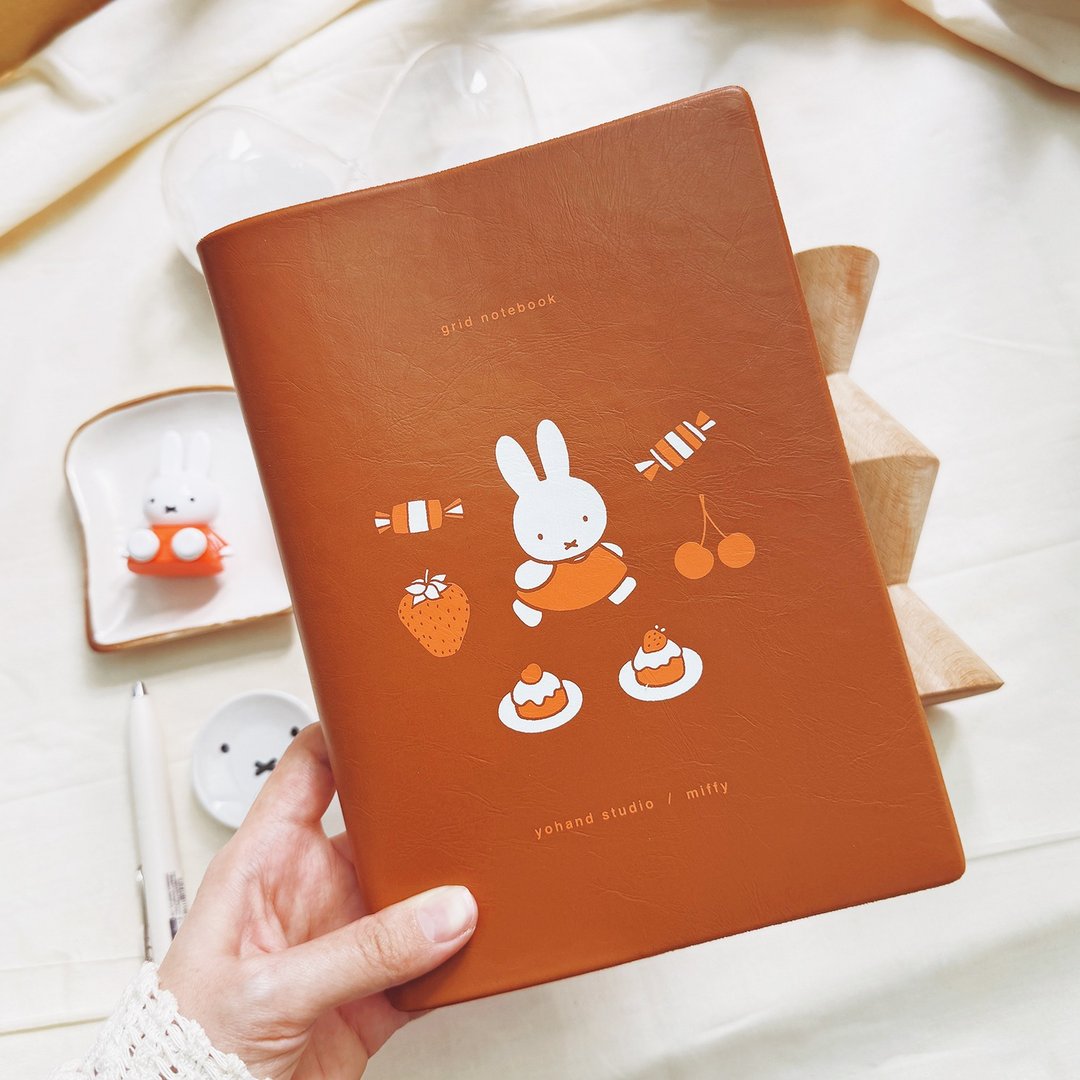 【Pinkoi x miffy】联名限定 - miffy甜点时间 / 皮质格子记事本 - 笔记本/手帐 - 纸 咖啡色