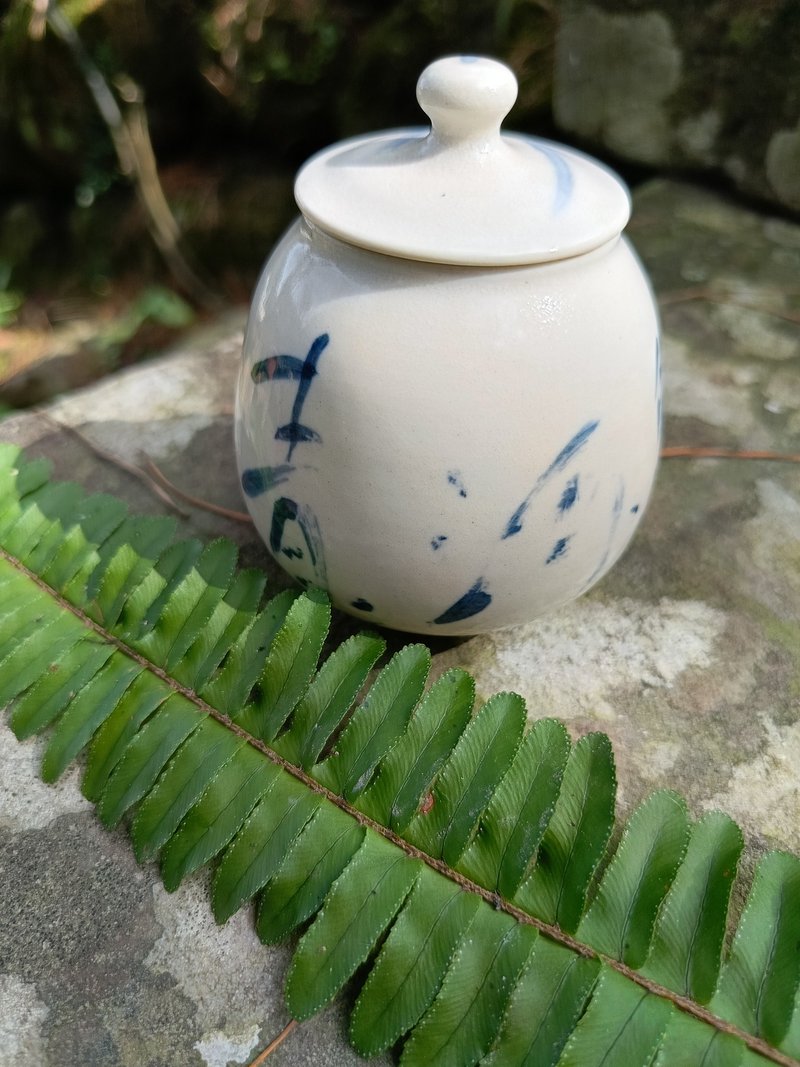 白瓷一两小茶仓手写手绘水墨书法风 - 茶具/茶杯 - 瓷 白色