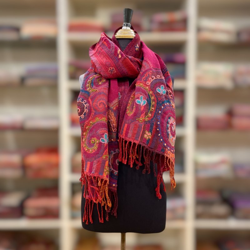 【母亲节精选】喀什米尔厚织水煮羊毛 手工刺绣围巾 - 蕨花园 - 围巾/披肩 - 羊毛 红色