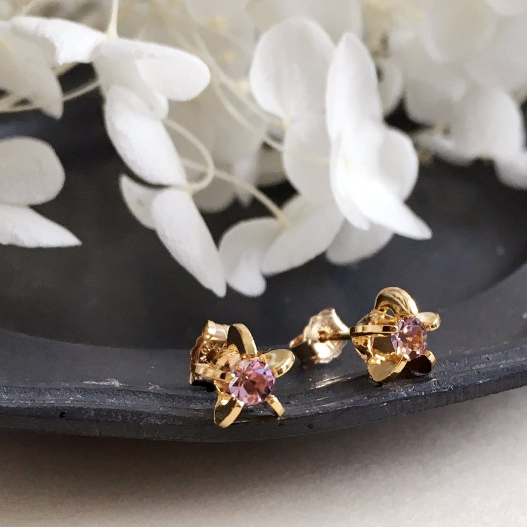 14kgf Vintage Swarovski Flower Setting Petit Pierce OR Resin Ear Clip lavender - 耳环/耳夹 - 玻璃 紫色