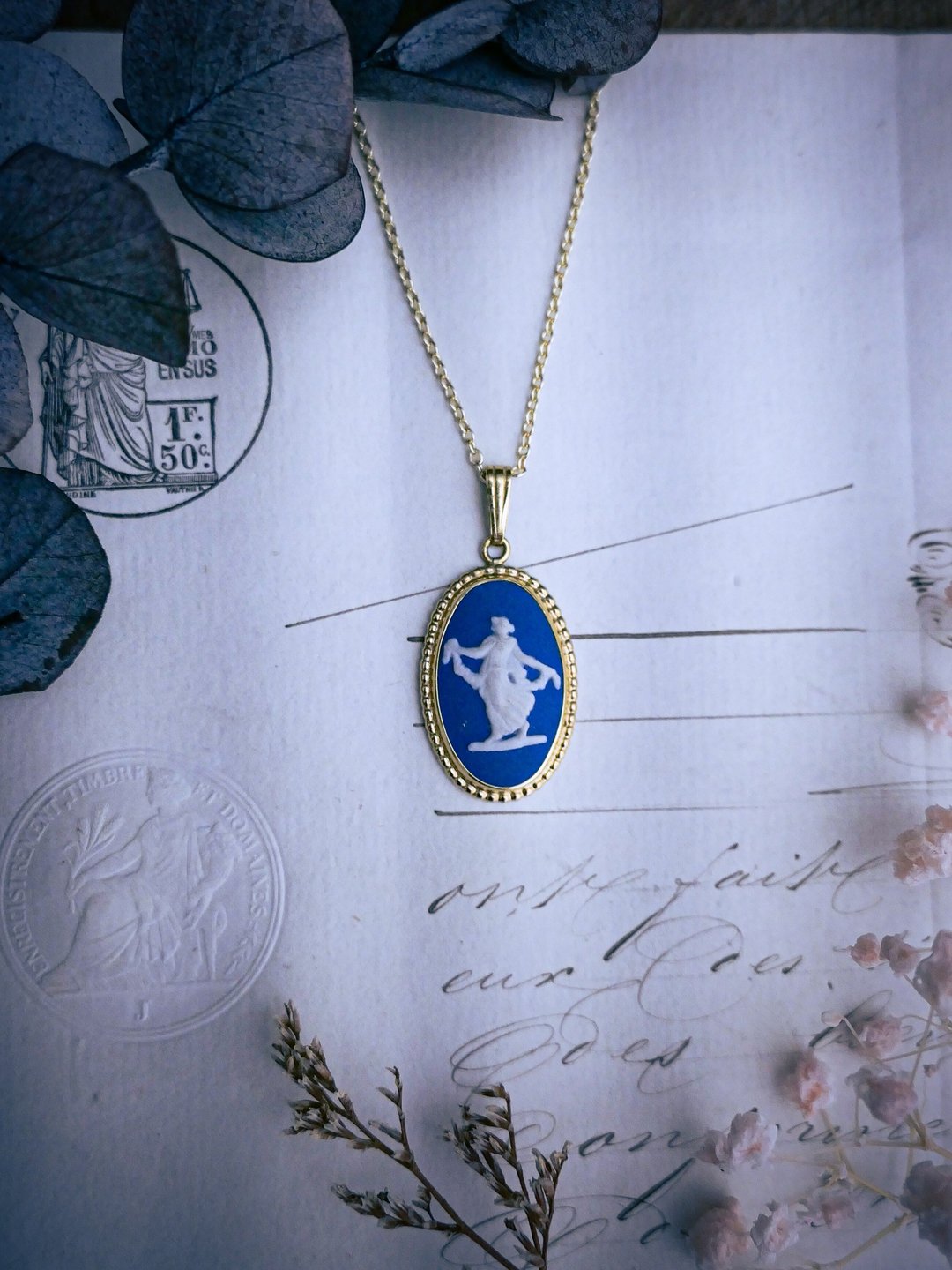 Wedgwood 深海蓝女神浮雕坠饰—欧洲古董首饰 Vintage Jewelry - 项链 - 瓷 