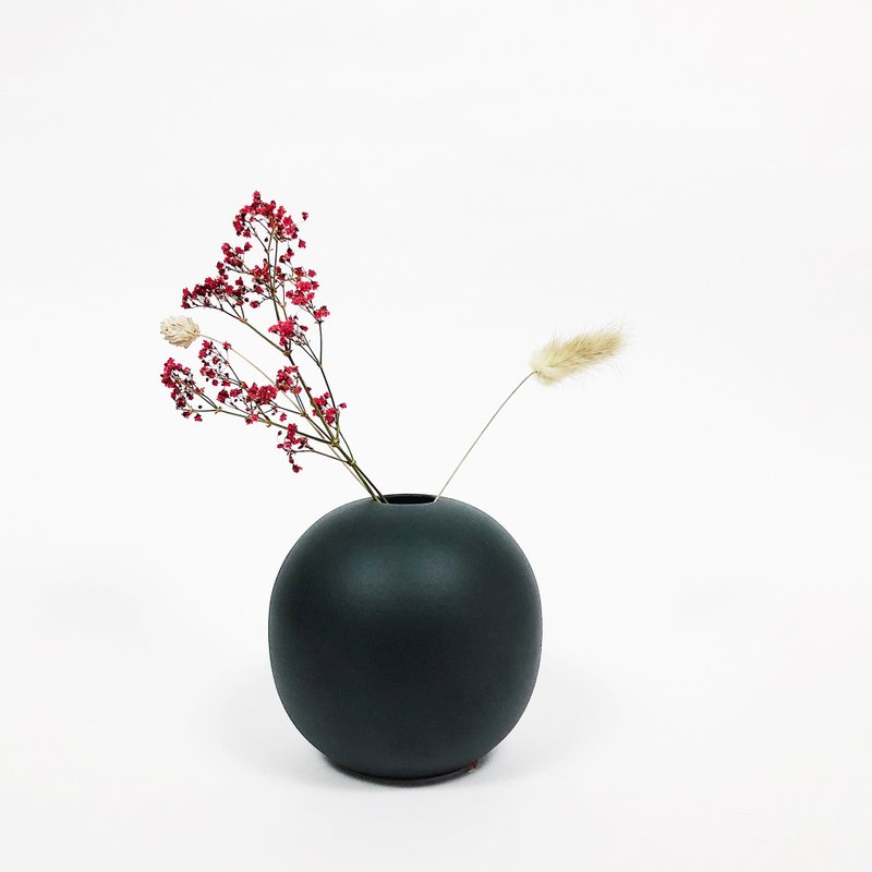 中号简约北欧彩色手工圆形磨砂花器 - 磨砂黑 - 花瓶/陶器 - 瓷 黑色