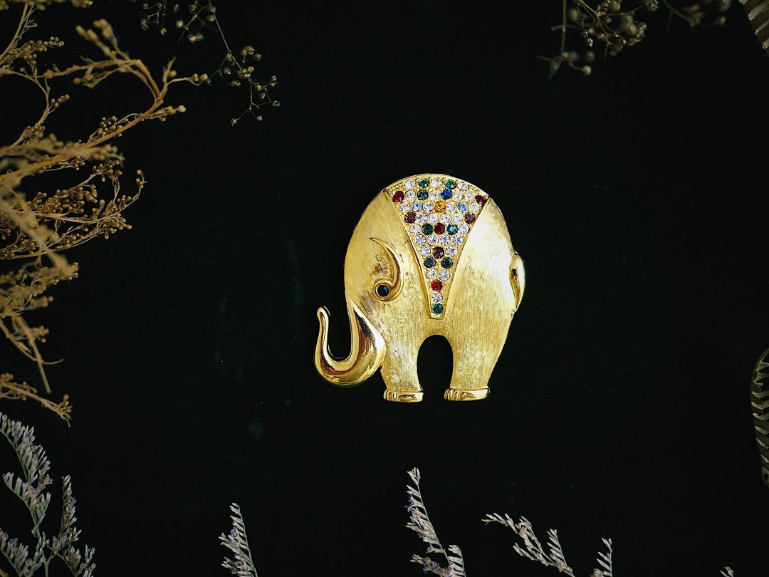 Sphinx 彩宝大象项链坠饰・英国古董首饰 Vintage Jewelry - 项链 - 其他金属 