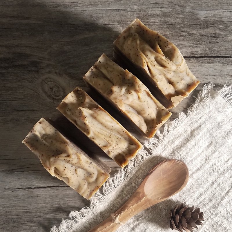 玛琦雅朵咖啡手工皂 (秋冬配方) / 磨砂、去角质 - 肥皂/手工皂 - 其他材质 咖啡色