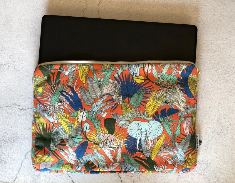 aLoveSupreme / 南非文青手绘电脑保护套_亮橘非洲草原 - 电脑包 - 棉．麻 