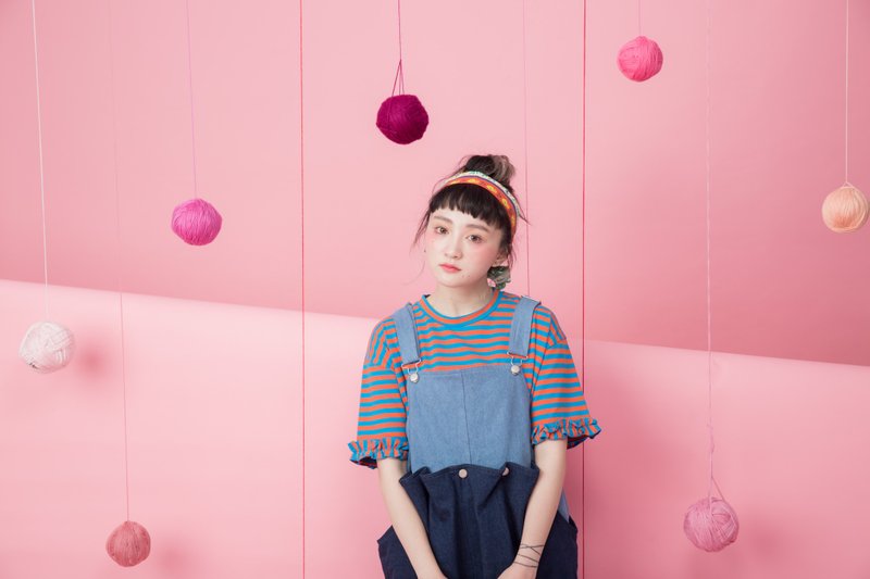 :EMPHASIZE袖口荷叶边弹性纯棉条纹宽版T恤-橘蓝 - 女装 T 恤 - 棉．麻 橘色