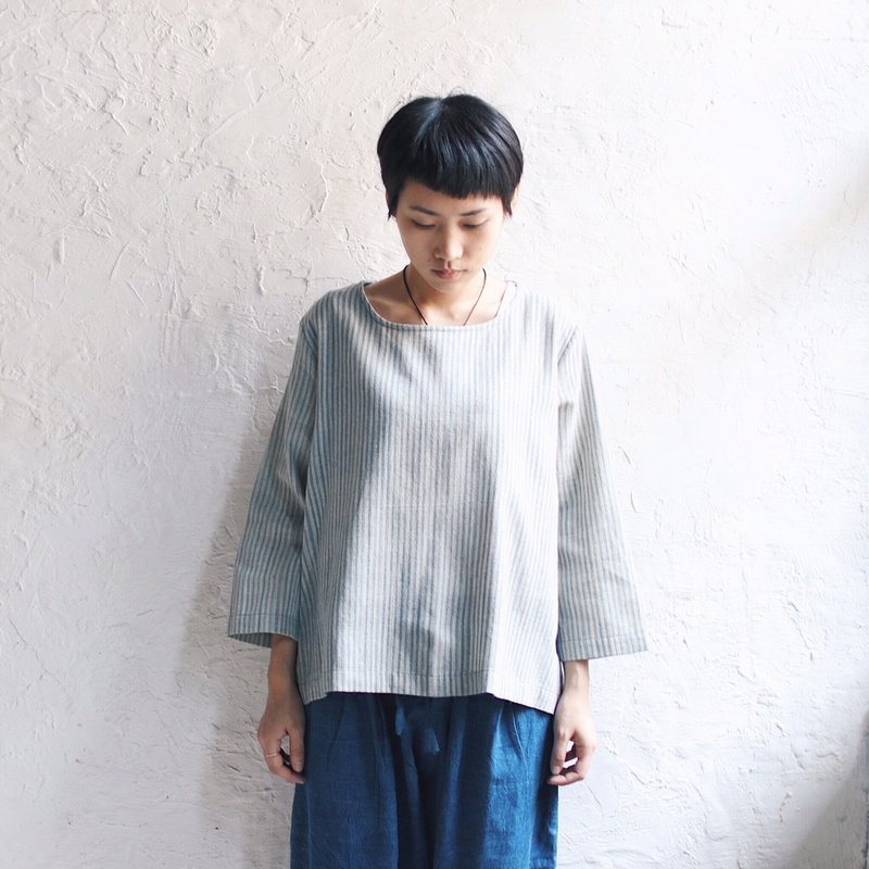 Omake蓝白条纹大麻七分袖上衣 - 女装上衣 - 棉．麻 蓝色