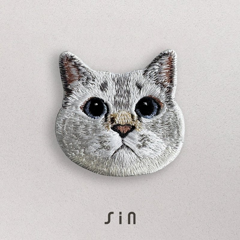 单卡大头猫-刺绣贴纸-蓝眼英短猫(A0012) - 贴纸 - 绣线 白色