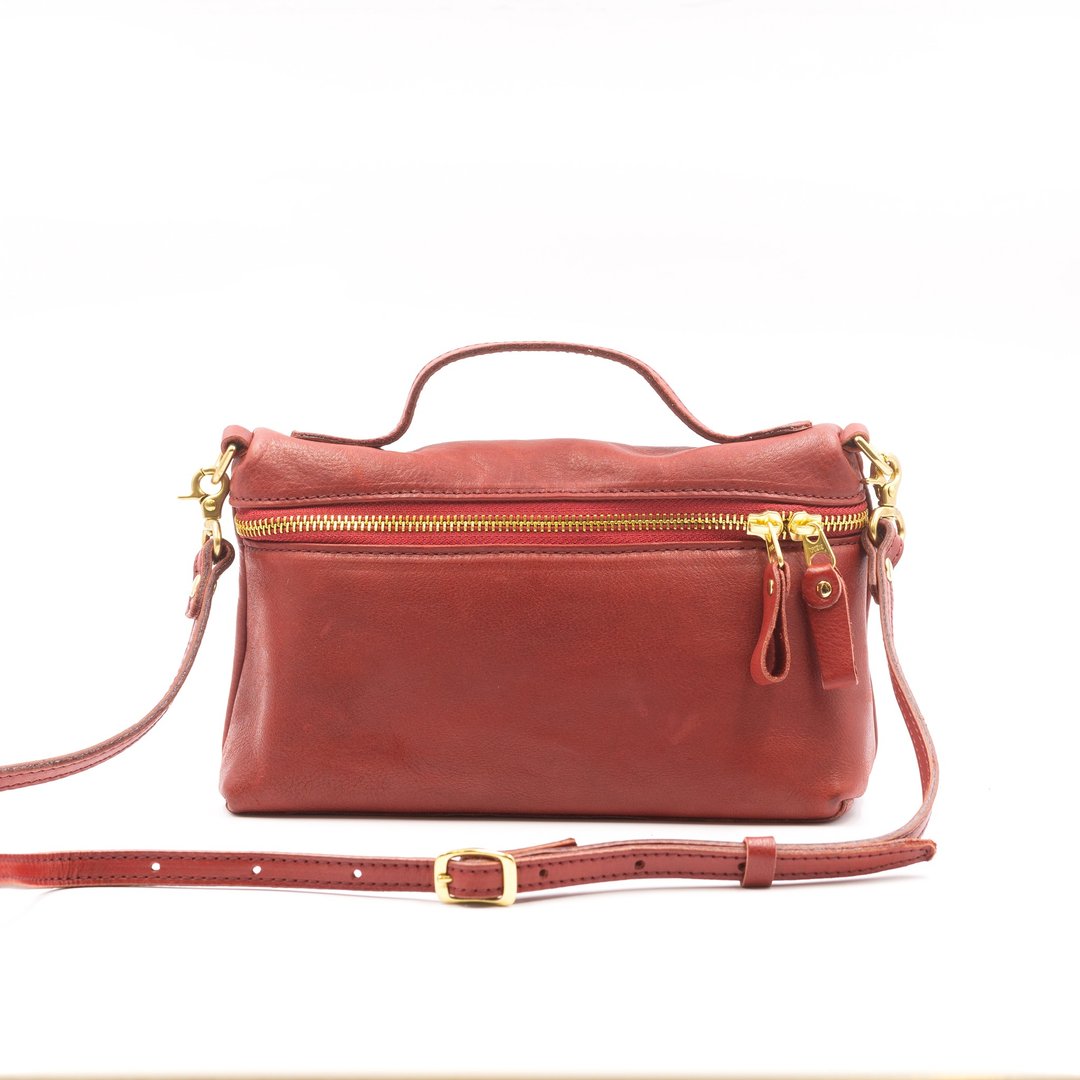 手工植鞣皮革-S号横拉链斜背包 leather bag - 侧背包/斜挎包 - 真皮 
